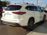 Thumbnail of 2022 Wind Chill Pearl Toyota Highlander