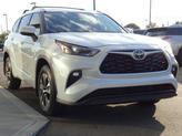 Thumbnail of 2022 Wind Chill Pearl Toyota Highlander
