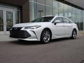 Photo of 2022 Wind Chill Pearl Toyota Avalon Hybrid