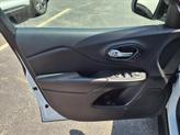 Thumbnail of 2022 Bright White Clearcoat Jeep Cherokee
