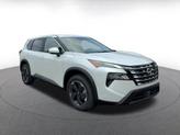 Thumbnail of 2024 Everest White Pearl Nissan Rogue