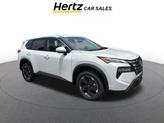Photo of 2024 Everest White Pearl Nissan Rogue