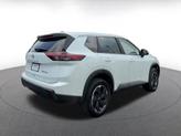 Thumbnail of 2024 Everest White Pearl Nissan Rogue