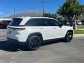 Thumbnail of 2023 Bright White Clearcoat Jeep Grand Cherokee