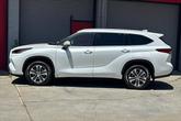 Thumbnail of 2022 Wind Chill Pearl Toyota Highlander