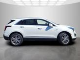 Thumbnail of 2024 Crystal White Tricoat Cadillac XT5
