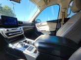 Thumbnail of 2021 Oxford White Ford Explorer