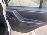 Thumbnail of 2004 Stone White Clearcoat Jeep Grand Cherokee