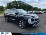 Photo of 2025 Black Diamond/Alloy Silver Roof Mitsubishi Outlander