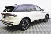 Thumbnail of 2025 White Platinum Clearcoat Metallic Lincoln Nautilus