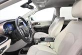 Thumbnail of 2017 Granite Crystal Metallic Clearcoat Chrysler Pacifica