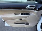 Thumbnail of 2018 Bright White Clearcoat Jeep Grand Cherokee