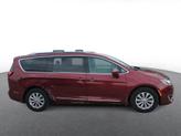 Thumbnail of 2018 Velvet Red Pearlcoat Chrysler Pacifica