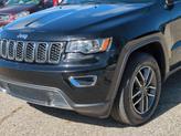 Thumbnail of 2020 Diamond Black Crystal Pearlcoat Jeep Grand Cherokee