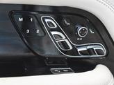 Thumbnail of 2018 Fuji White Land Rover Range Rover