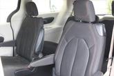 Thumbnail of 2017 Brilliant Black Crystal Pearlcoat Chrysler Pacifica