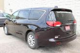 Thumbnail of 2017 Brilliant Black Crystal Pearlcoat Chrysler Pacifica