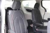 Thumbnail of 2017 Brilliant Black Crystal Pearlcoat Chrysler Pacifica