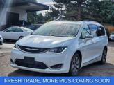 Thumbnail of 2018 Bright White Clearcoat Chrysler Pacifica Hybrid