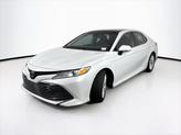 Photo of 2018 Super White Toyota Camry