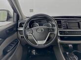 Thumbnail of 2018 Alumina Jade Metallic Toyota Highlander