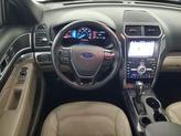 Thumbnail of 2018 White Platinum Clearcoat Metallic Ford Explorer