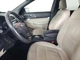 Thumbnail of 2018 White Platinum Clearcoat Metallic Ford Explorer