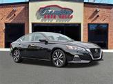 Photo of 2022 Super Black Clearcoat Nissan Altima