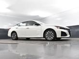 Thumbnail of 2024 Pearl White Tricoat Nissan Altima