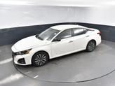 Thumbnail of 2024 Pearl White Tricoat Nissan Altima