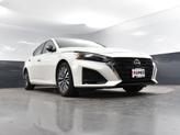 Thumbnail of 2024 Pearl White Tricoat Nissan Altima
