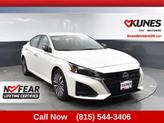 Photo of 2024 Pearl White Tricoat Nissan Altima