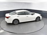 Thumbnail of 2024 Pearl White Tricoat Nissan Altima