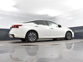 Thumbnail of 2024 Pearl White Tricoat Nissan Altima