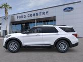 Photo of 2025 White Ford Explorer