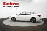 Thumbnail of 2022 Pearl White Tricoat Nissan Altima