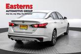 Thumbnail of 2022 Pearl White Tricoat Nissan Altima