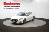 Thumbnail of 2022 Pearl White Tricoat Nissan Altima