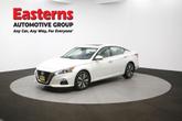 Thumbnail of 2022 Pearl White Tricoat Nissan Altima