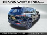 Thumbnail of 2025 Diamond Black Crystal Pearlcoat Jeep Grand Cherokee