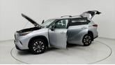 Thumbnail of 2023 Celestial Silver Metallic Toyota Highlander