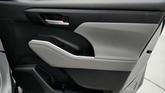Thumbnail of 2023 Celestial Silver Metallic Toyota Highlander