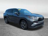 Thumbnail of 2022 Magnetic Gray Metallic Toyota Highlander