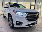 Thumbnail of 2021 Iridescent Pearl Tricoat Chevrolet Traverse