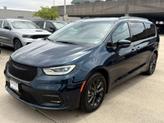 Thumbnail of 2021 Fathom Blue Pearlcoat Chrysler Pacifica