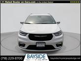 Thumbnail of 2022 Bright White Clearcoat Chrysler Pacifica