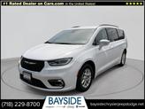 Photo of 2022 Bright White Clearcoat Chrysler Pacifica