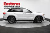 Thumbnail of 2018 Bright White Clearcoat Jeep Grand Cherokee