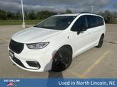 Photo of 2025 White Chrysler Pacifica Hybrid