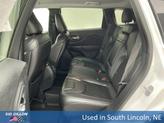 Thumbnail of 2019 Bright White Clearcoat Jeep Cherokee